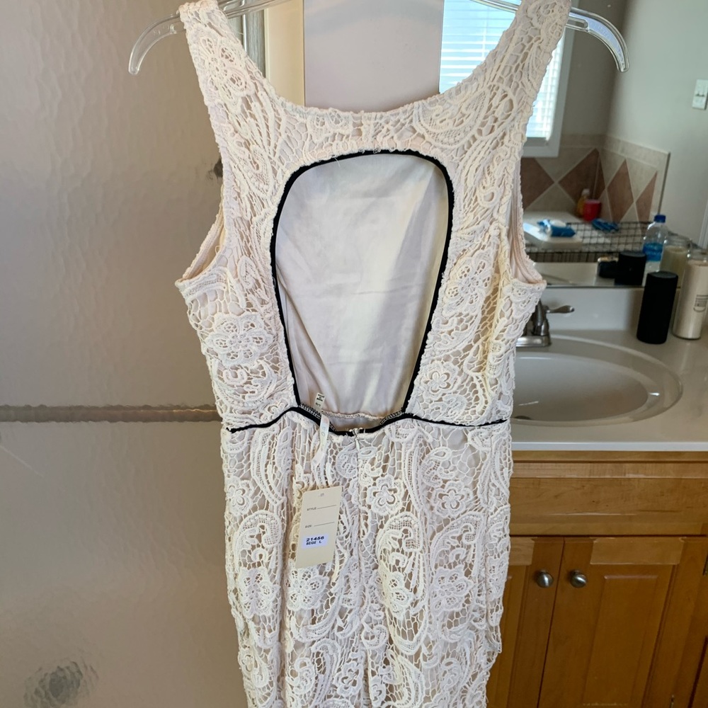 Lace midi dress